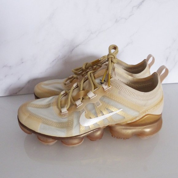 NIKE WMNS AIR VAPORMAX 2019 CREAM/SAIL-LIGHT BONE AR6632-101 - Picture 3 of 10